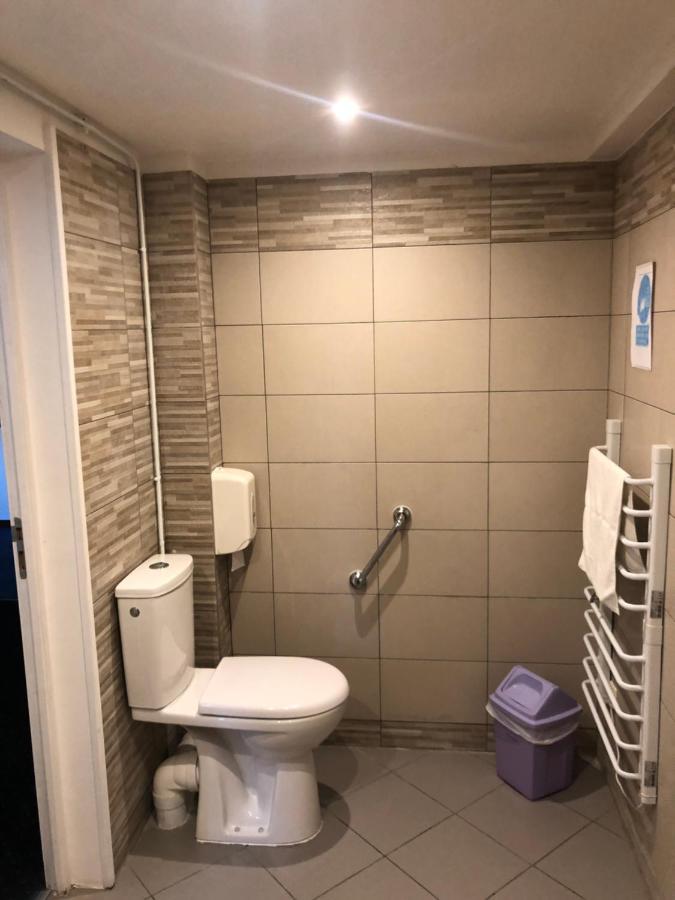 Hotel Le Drakkar Pont-Audemer Bagian luar foto